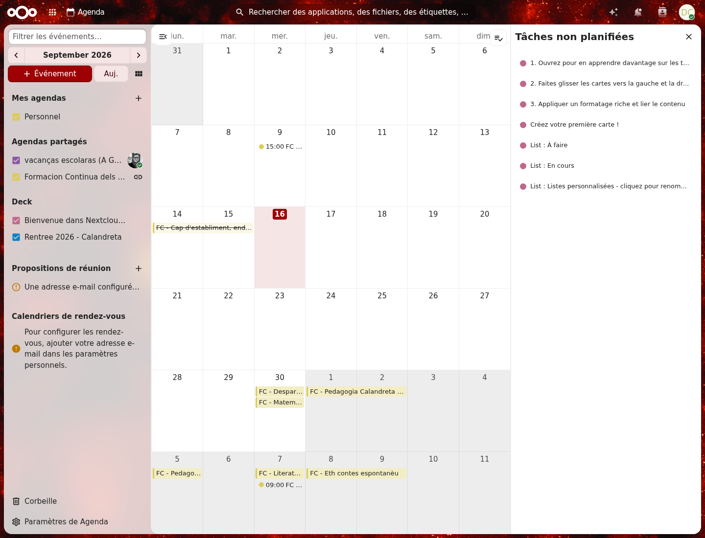 L'agenda d'Estelum : la vue mensuelle, avec les calendriers personnels et partagés dans la colonne de gauche